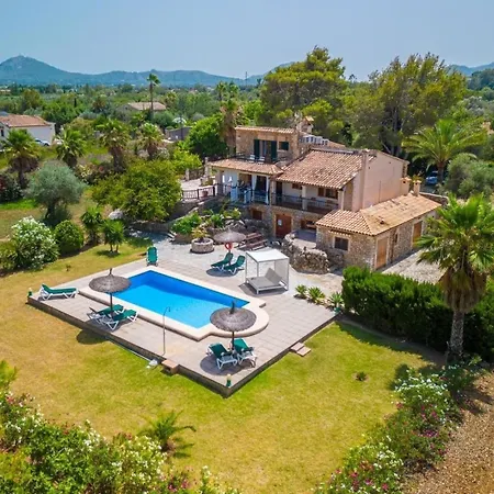 Grosses, Komfortables Aus Stein Auf Drei Ebenen Gebaut Holiday home